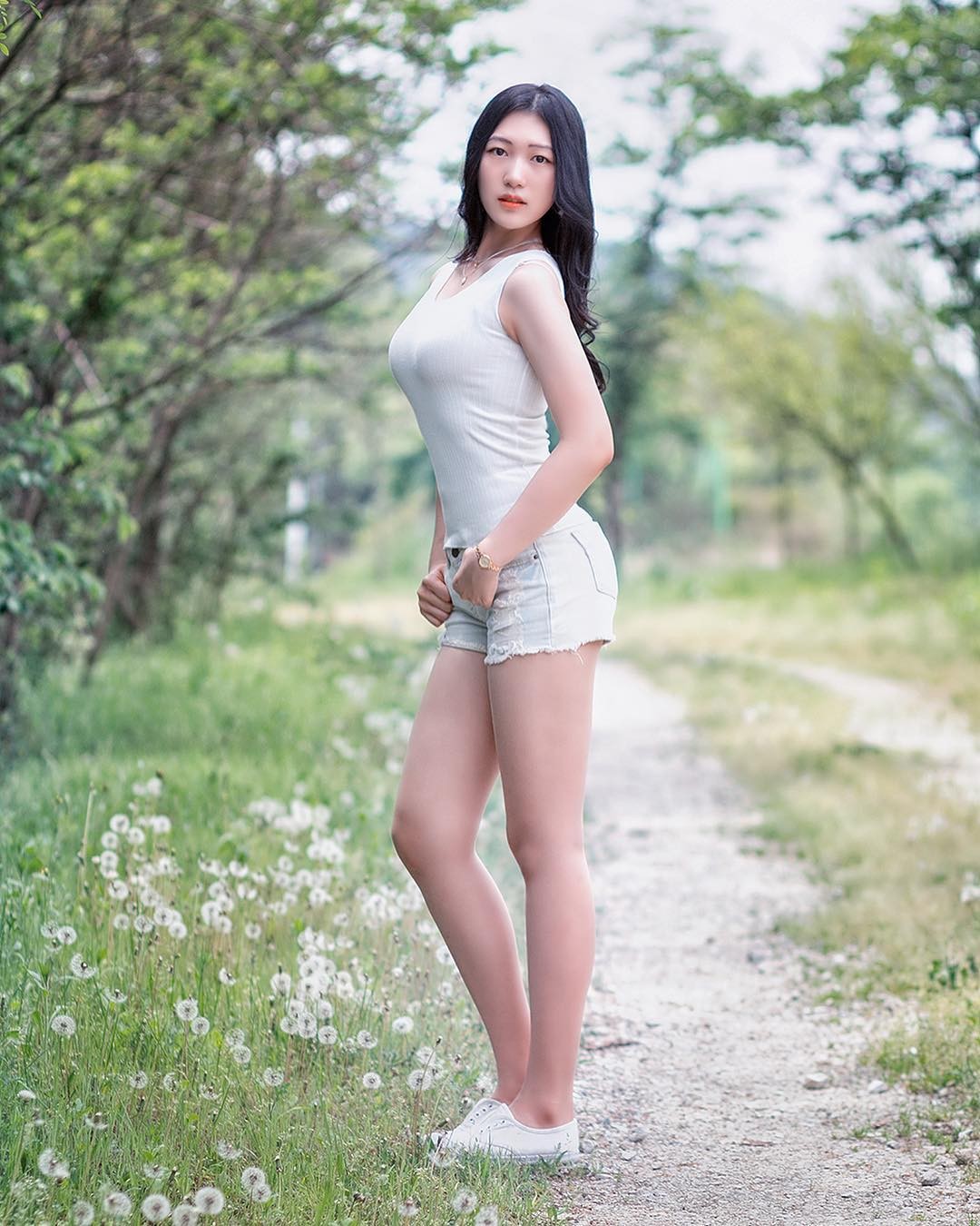 白小姐449999精准一句诗_: 触动人心的议题，未来是否能为我们解开疑惑？